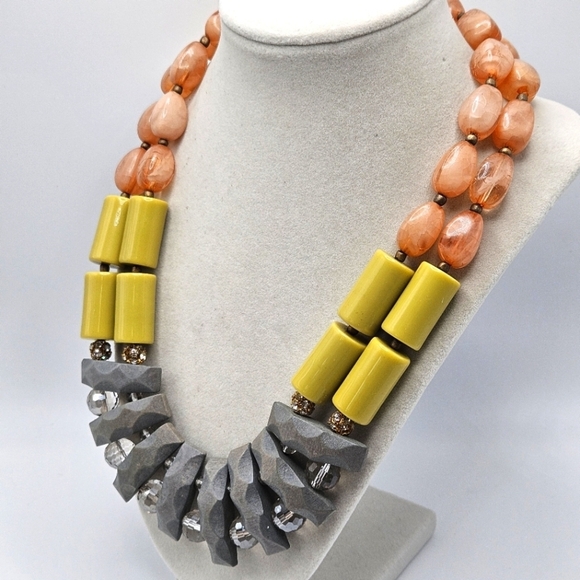 COS Plastic Beaded Colorful Pink Gray Yellow Pastel Statement Necklace - Picture 2 of 8